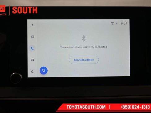 Used 2025 Toyota Prius LE FWD image 15