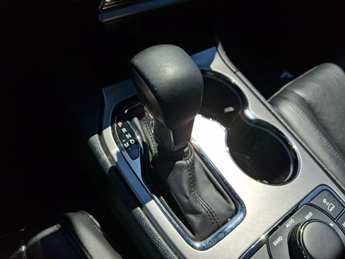 Used 2020 Jeep Grand Cherokee High Altitude AWD/4WD image 18