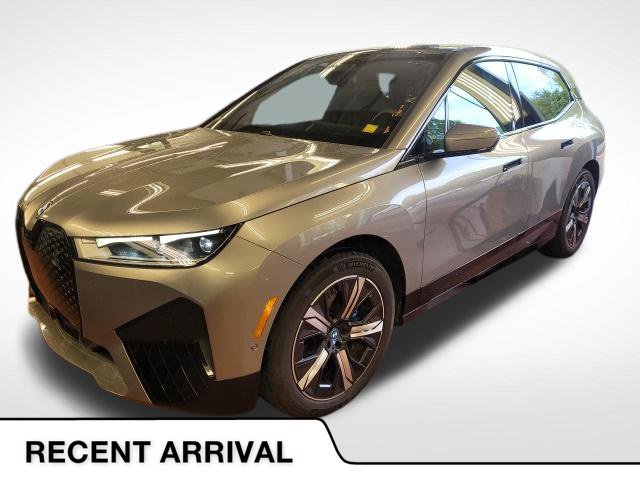 Used 2024 BMW iX xDrive50 w/ Sport Package AWD/4WD image 1