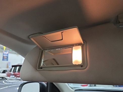 Used 2018 Mitsubishi Outlander SEL image 29