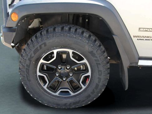 Used 2015 Jeep Wrangler Unlimited Sport image 10