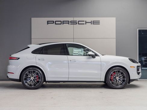 Used 2026 Porsche Cayenne S image 8