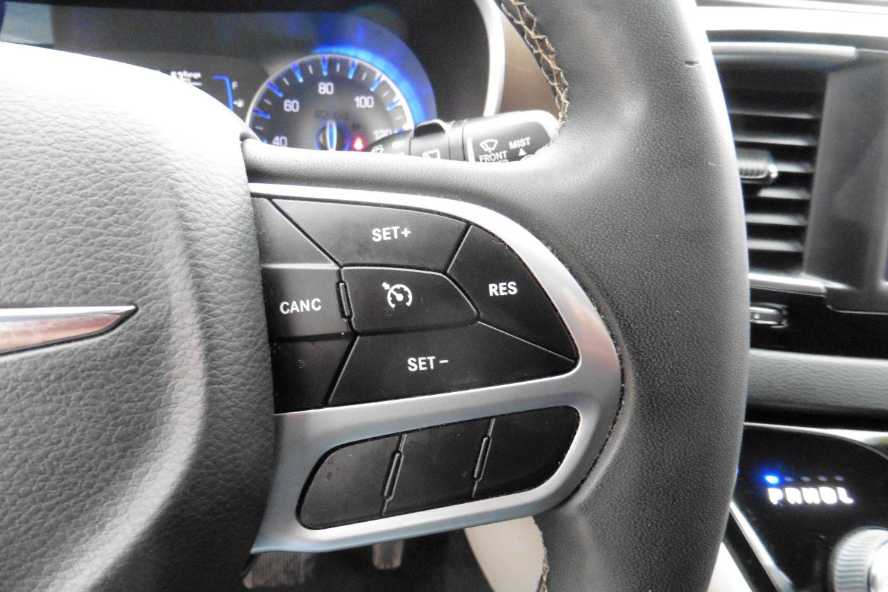 Used 2022 Chrysler Voyager LX FWD image 9