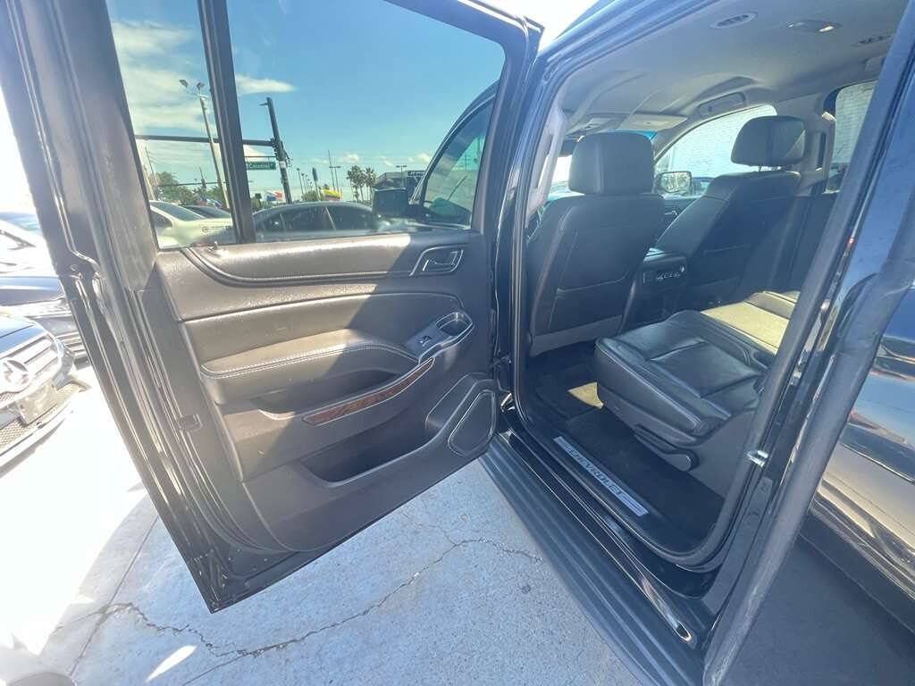 Used 2016 Chevrolet Suburban LT RWD image 15