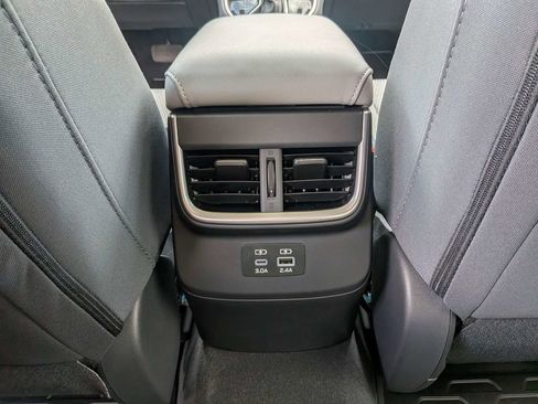 Used 2025 Subaru Outback Premium AWD/4WD image 17
