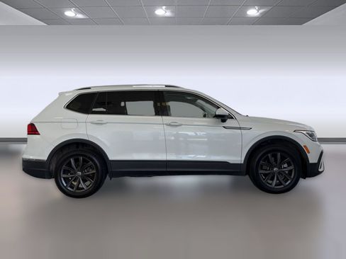 Certified 2023 Volkswagen Tiguan SE w/ Panoramic Sunroof Package FWD image 8