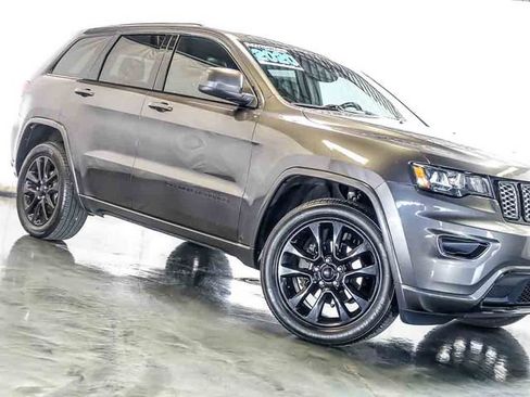 Used 2020 Jeep Grand Cherokee Altitude AWD/4WD image 5