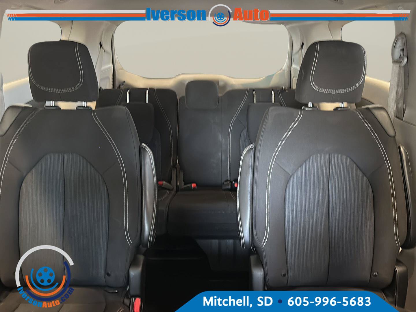 Used 2023 Chrysler Voyager LX FWD image 22