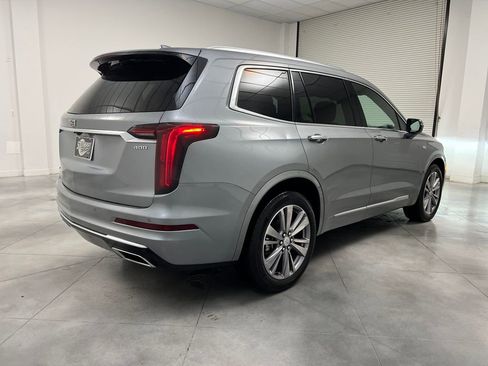 Used 2025 Cadillac XT6 Premium Luxury image 7