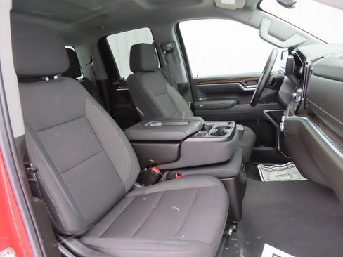 Used 2025 GMC Sierra 1500 Elevation image 26