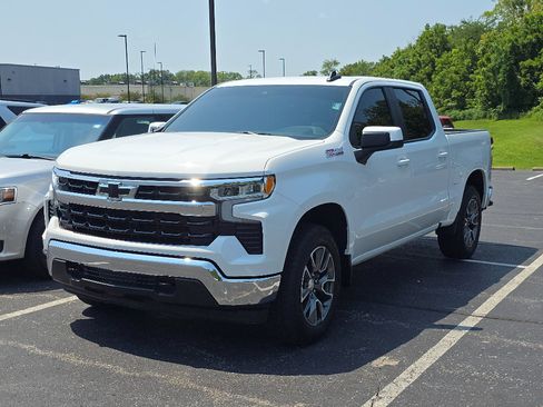 Used 2025 Chevrolet Silverado 1500 LT AWD/4WD image 9