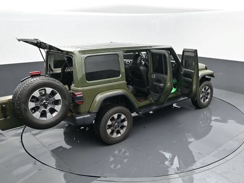 Used 2020 Jeep Wrangler Unlimited Sahara w/ Dual Top Group AWD/4WD image 28