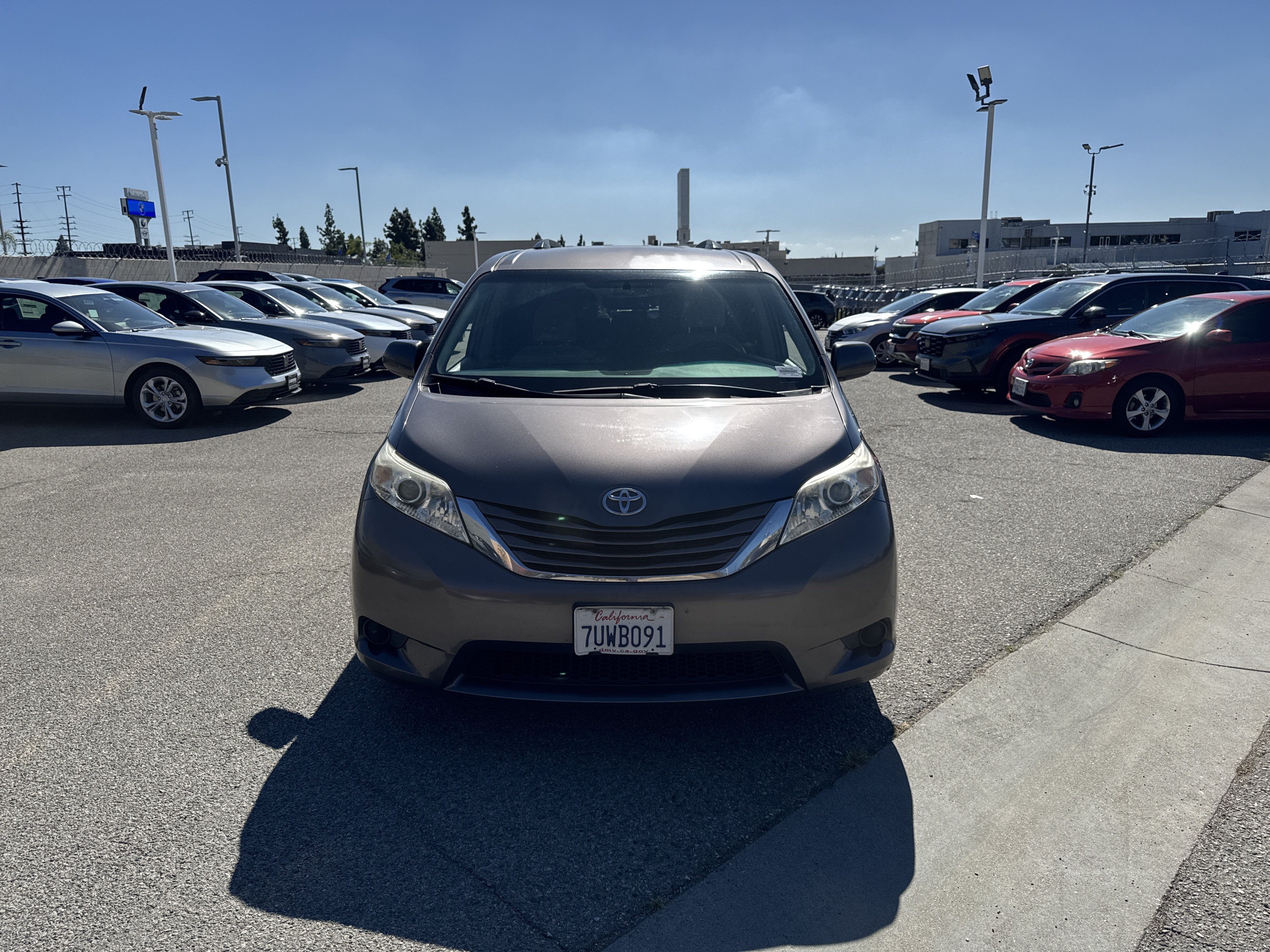 Used 2017 Toyota Sienna LE FWD image 9