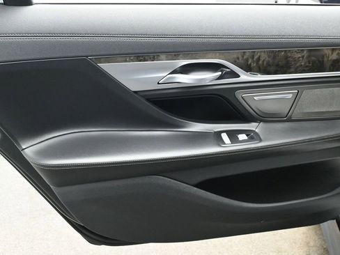 Used 2019 BMW 750i image 13