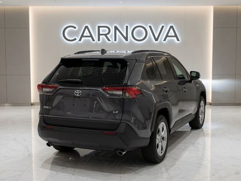 Used 2021 Toyota RAV4 LE FWD image 3