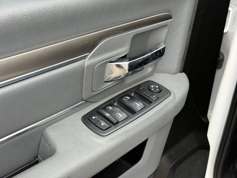 Used 2019 RAM 1500 Classic SLT AWD/4WD image 13