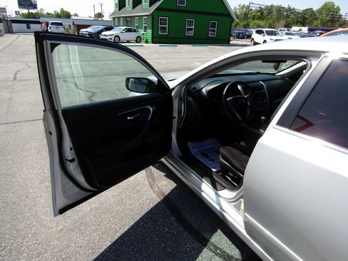 Used 2013 Nissan Altima 2.5 S image 15