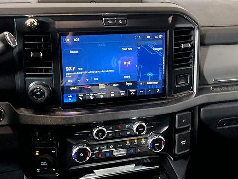 Used 2025 Ford F250 Platinum image 5