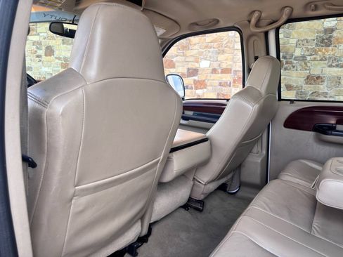 Used 2005 Ford F350 Lariat AWD/4WD image 33