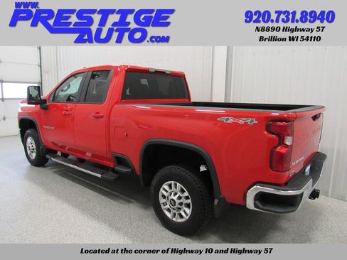 Used 2021 Chevrolet Silverado 2500 LT w/ Convenience Package AWD/4WD image 2