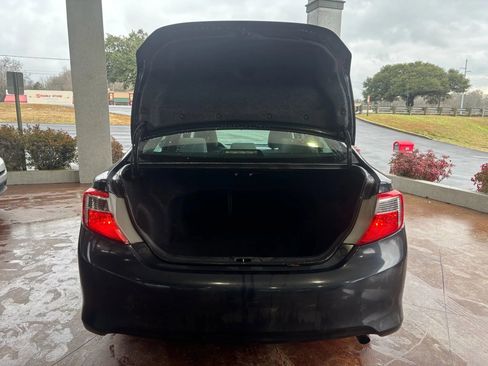 Used 2013 Toyota Camry L image 20