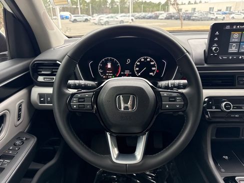 Certified 2025 Honda Pilot EX-L image 17