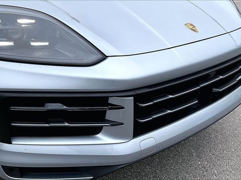 Used 2024 Porsche Cayenne image 61
