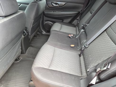 Used 2017 Nissan Rogue SV w/ SV Premium Package FWD image 19
