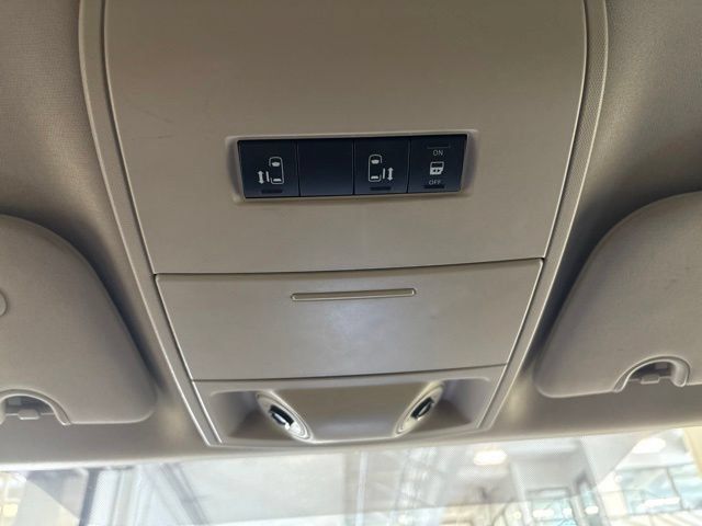 Used 2011 Dodge Grand Caravan Crew FWD image 27