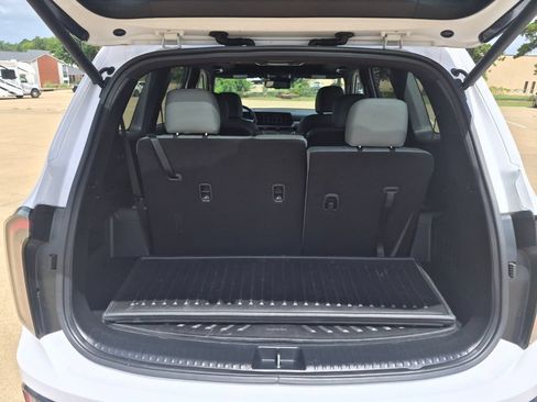 Used 2024 Kia Telluride EX X-Line AWD/4WD image 9