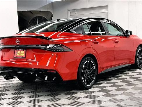 New 2026 Nissan Sentra SR FWD image 17