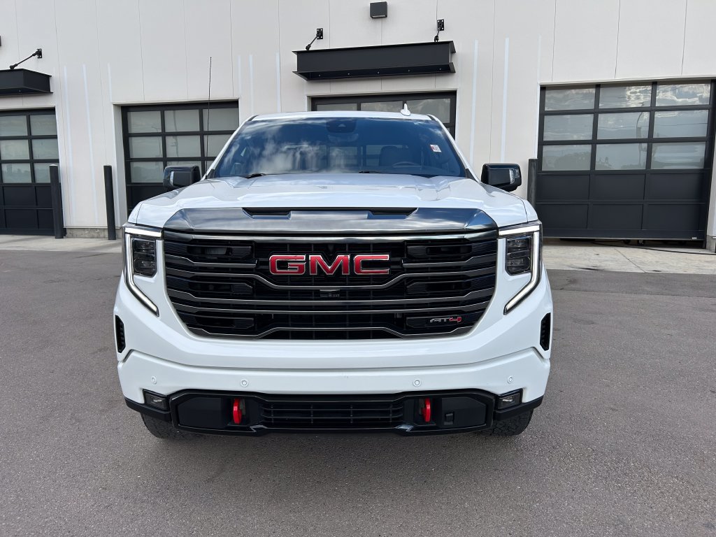 Used 2023 GMC Sierra 1500 AT4 w/ AT4 Premium Package AWD/4WD image 5