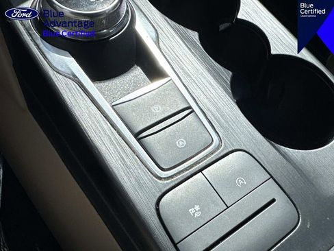 Certified 2022 Ford Escape SEL FWD image 31