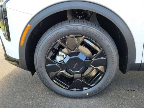 New 2026 Kia Sportage X-Line w/ X-Line Premium Package image 5