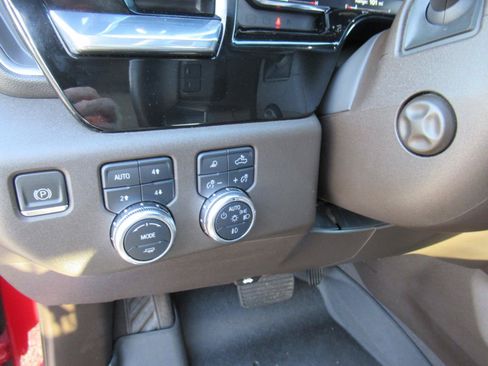 Used 2023 GMC Sierra 1500 SLT w/ SLT Premium Plus Package AWD/4WD image 20