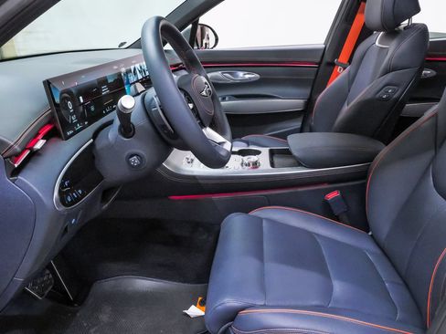 Certified 2026 Genesis GV70 2.5T Sport Prestige AWD/4WD image 9