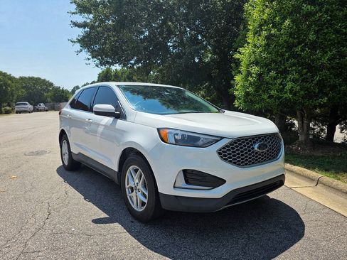 Used 2023 Ford Edge SEL AWD/4WD image 7