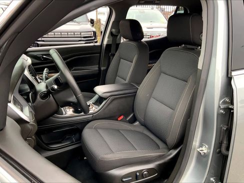 Used 2023 GMC Acadia SLE w/ Driver Convenience Package image 7