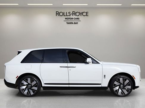 New 2026 Rolls-Royce Cullinan image 7