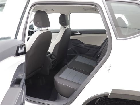 New 2026 Volkswagen Taos S image 12