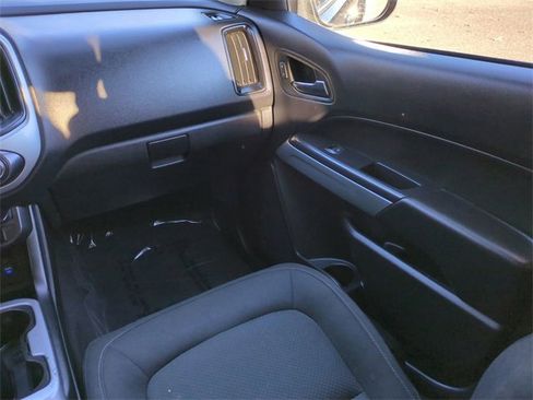 Used 2020 Chevrolet Colorado LT w/ LT Convenience Package image 16