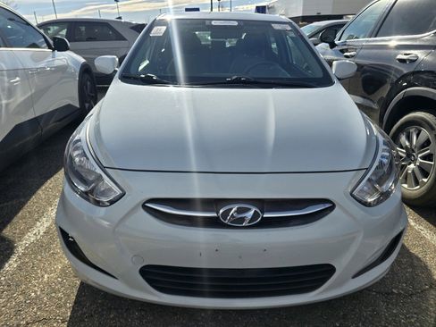 Used 2017 Hyundai Accent SE image 6