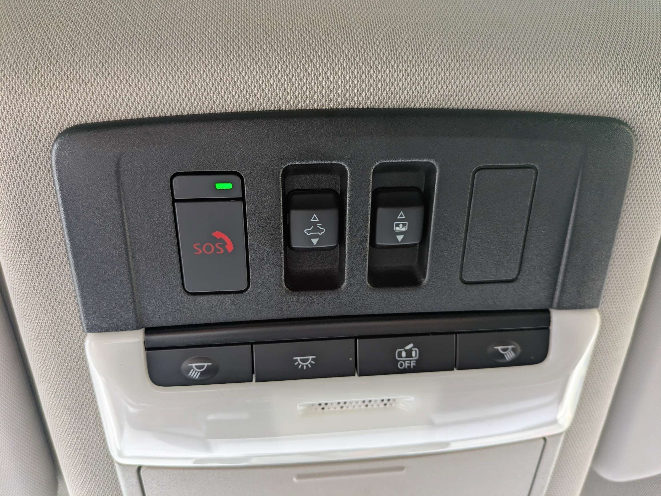 Used 2025 Nissan Rogue Platinum FWD image 30