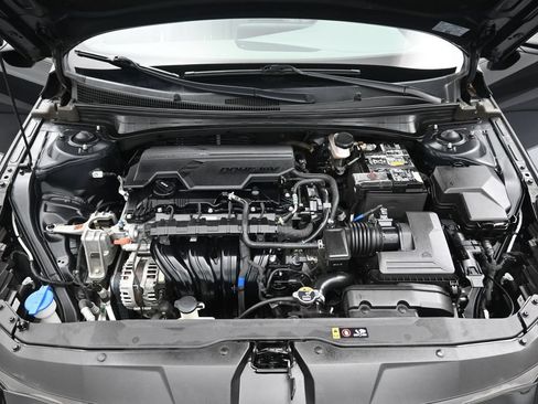 Used 2022 Hyundai Elantra SEL w/ Convenience Package FWD image 30