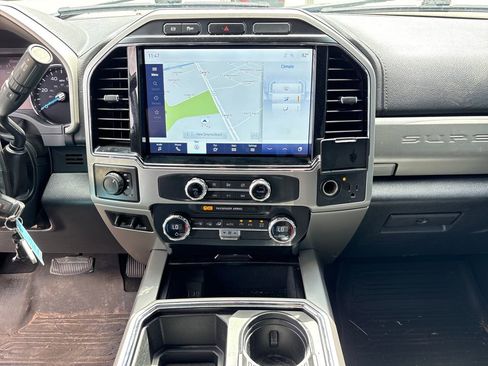 Used 2022 Ford F250 Lariat w/ Black Appearance Package AWD/4WD image 22