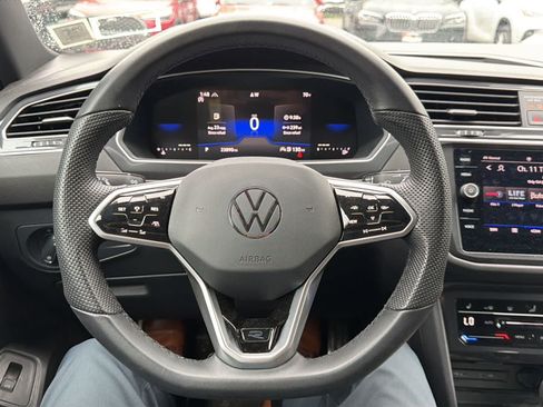 Used 2024 Volkswagen Tiguan SE R-Line AWD/4WD image 10