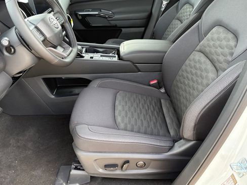 New 2026 Nissan Pathfinder SV image 17