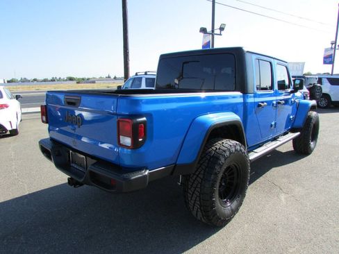 Used 2023 Jeep Gladiator Sport AWD/4WD image 6