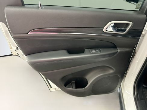 Used 2021 Jeep Grand Cherokee Limited AWD/4WD image 28