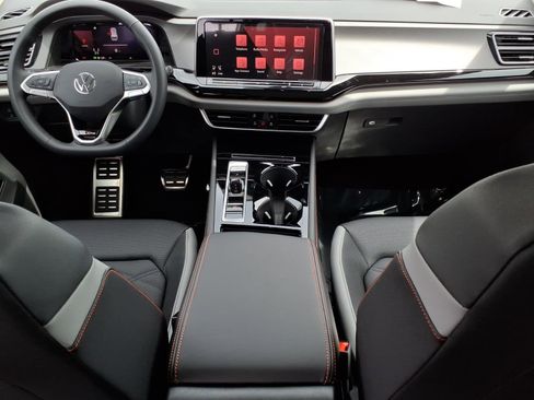 New 2026 Volkswagen Atlas Peak Edition AWD/4WD image 17
